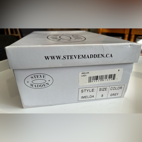 Women’s 🔸Steve Madden🔸 Imelda Grey Feathers 🪶 Sandals - Picture 12 of 15